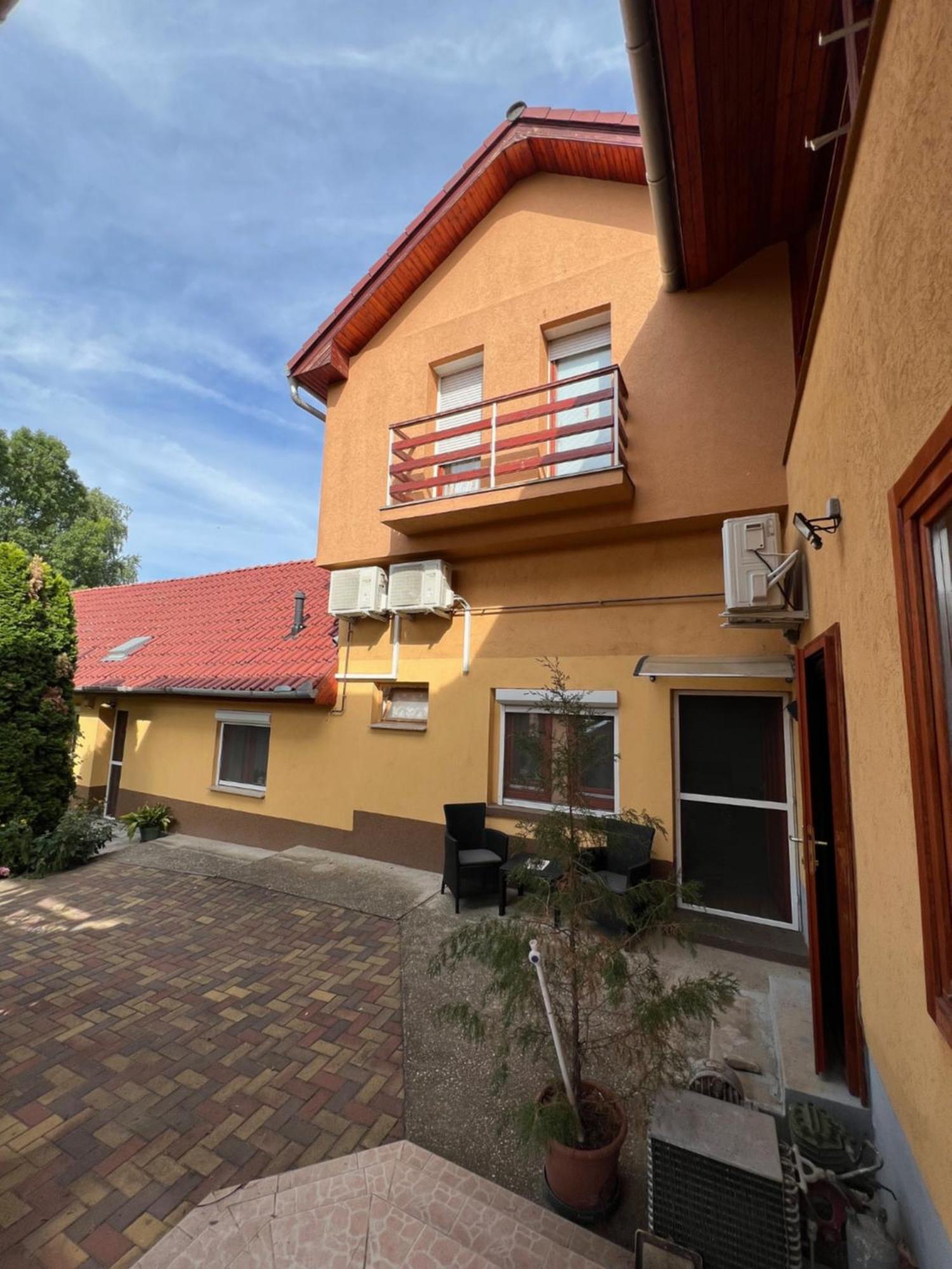 Szahara Vendeghaz Apartment Kerekegyháza Exterior foto