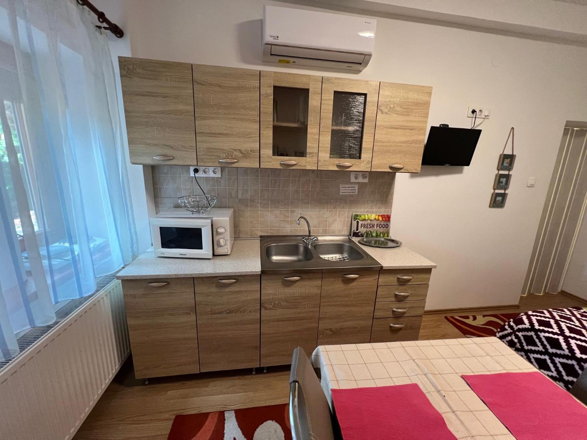 Szahara Vendeghaz Apartment Kerekegyháza Exterior foto