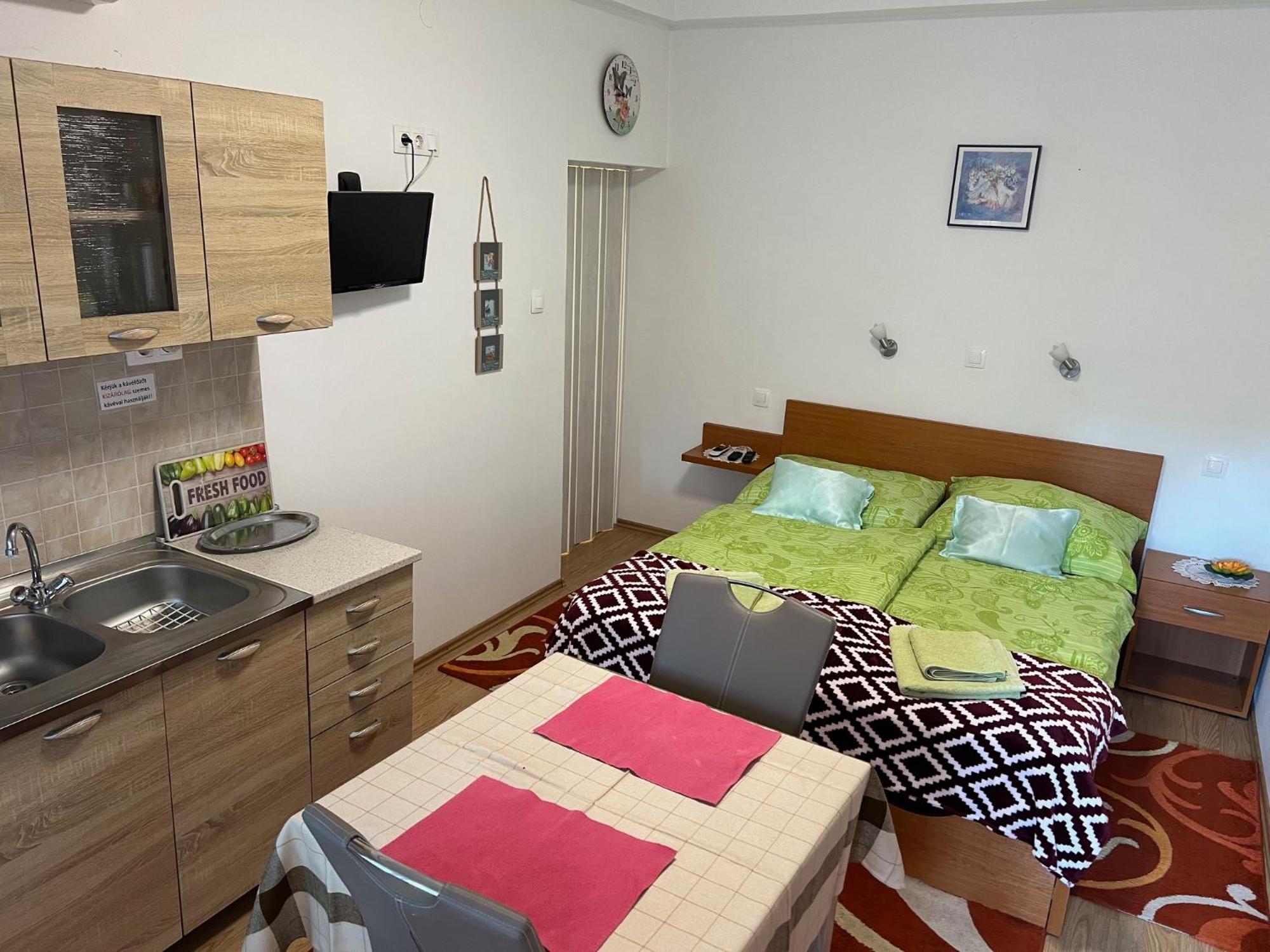 Szahara Vendeghaz Apartment Kerekegyháza Exterior foto