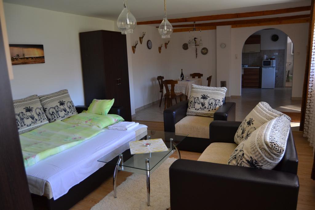 Szahara Vendeghaz Apartment Kerekegyháza Exterior foto